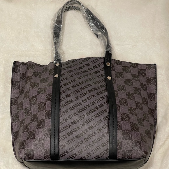 Steve Madden 2 piece patterned tote bag with detachable pouch - Picture 4 of 9